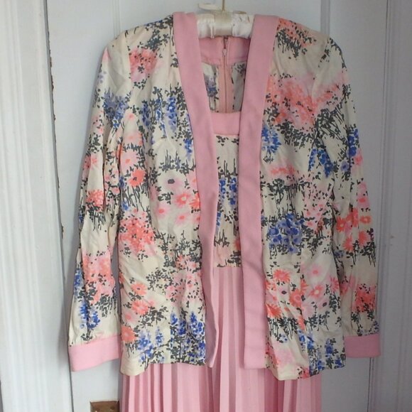 Pink Floral Chenille Wool Pleated Sunday Dress Set - Picture 5 of 8